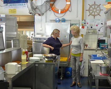 FrauenFreiluftGalerie Frauen in Fischindustrie